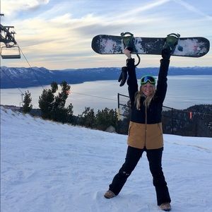 Meet your Posher, Caitlin